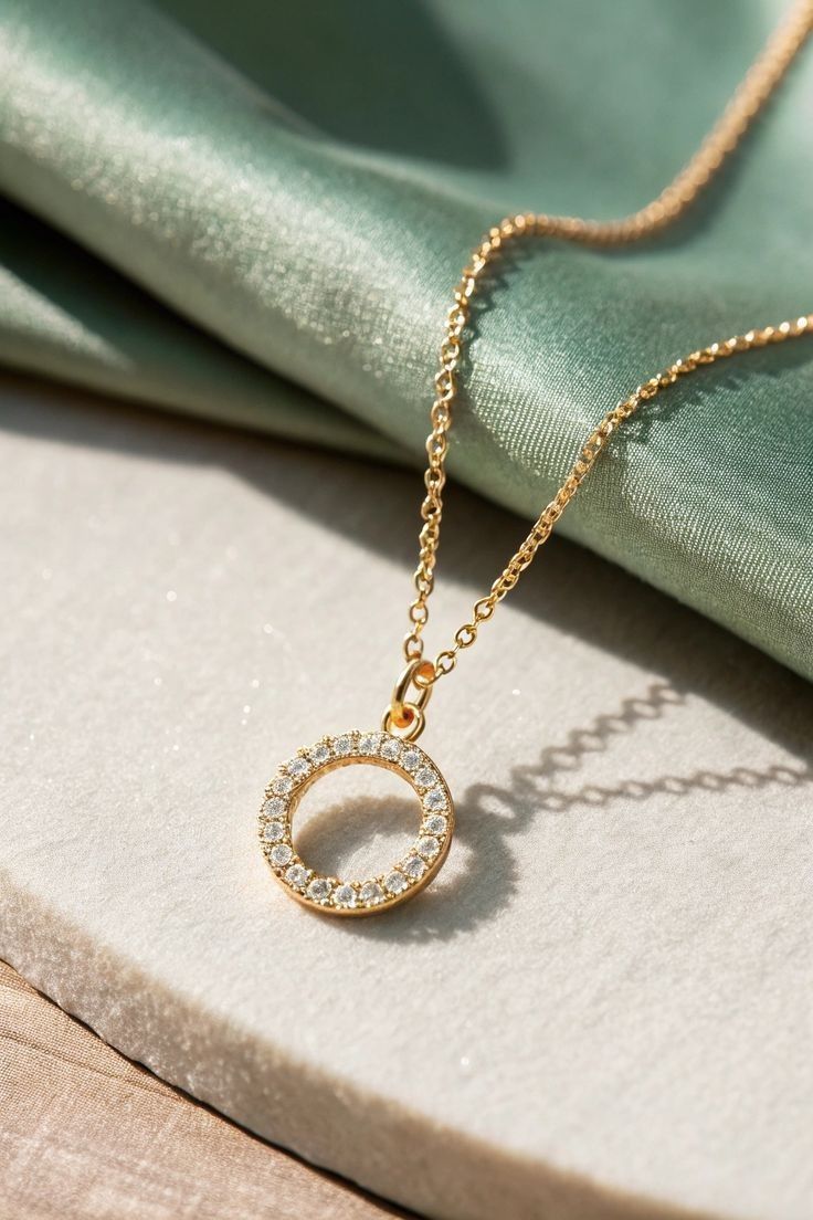 Circle Diamond Pendant Chain